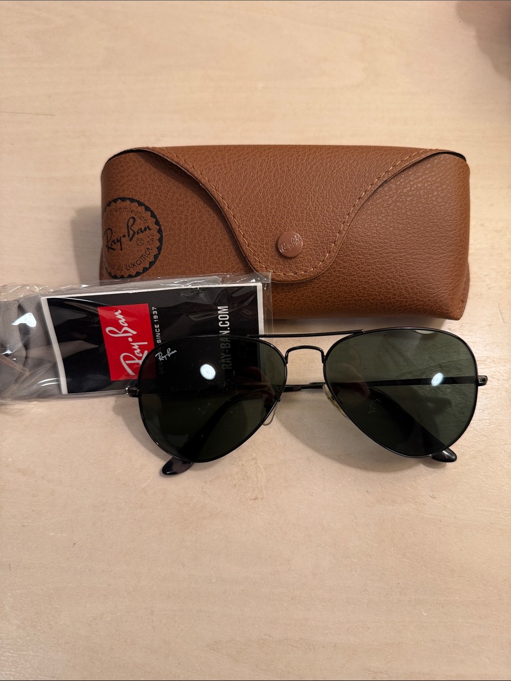 Ray-Ban Black Metal Aviator Sunglasses with Dark Green Lenses